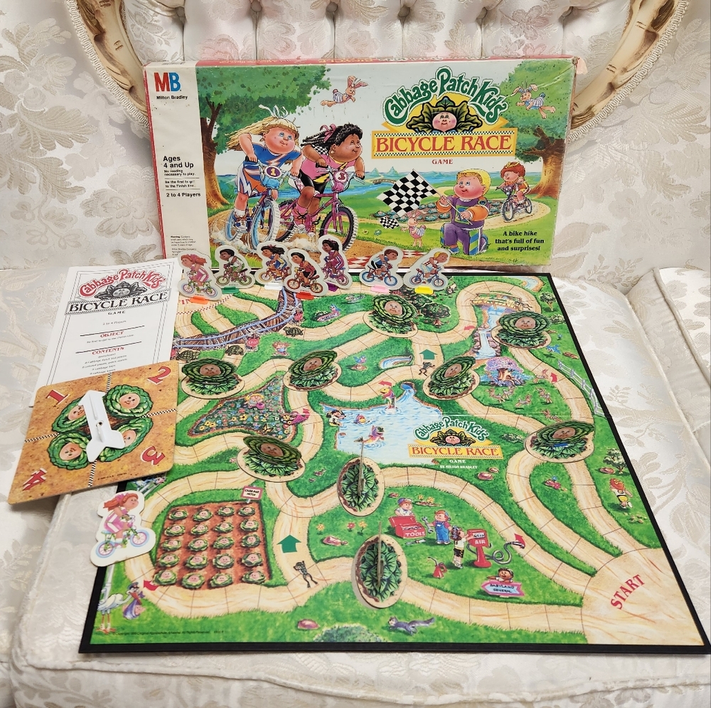 Vintage Cabbage Patch Kids Bicycle Race board Game